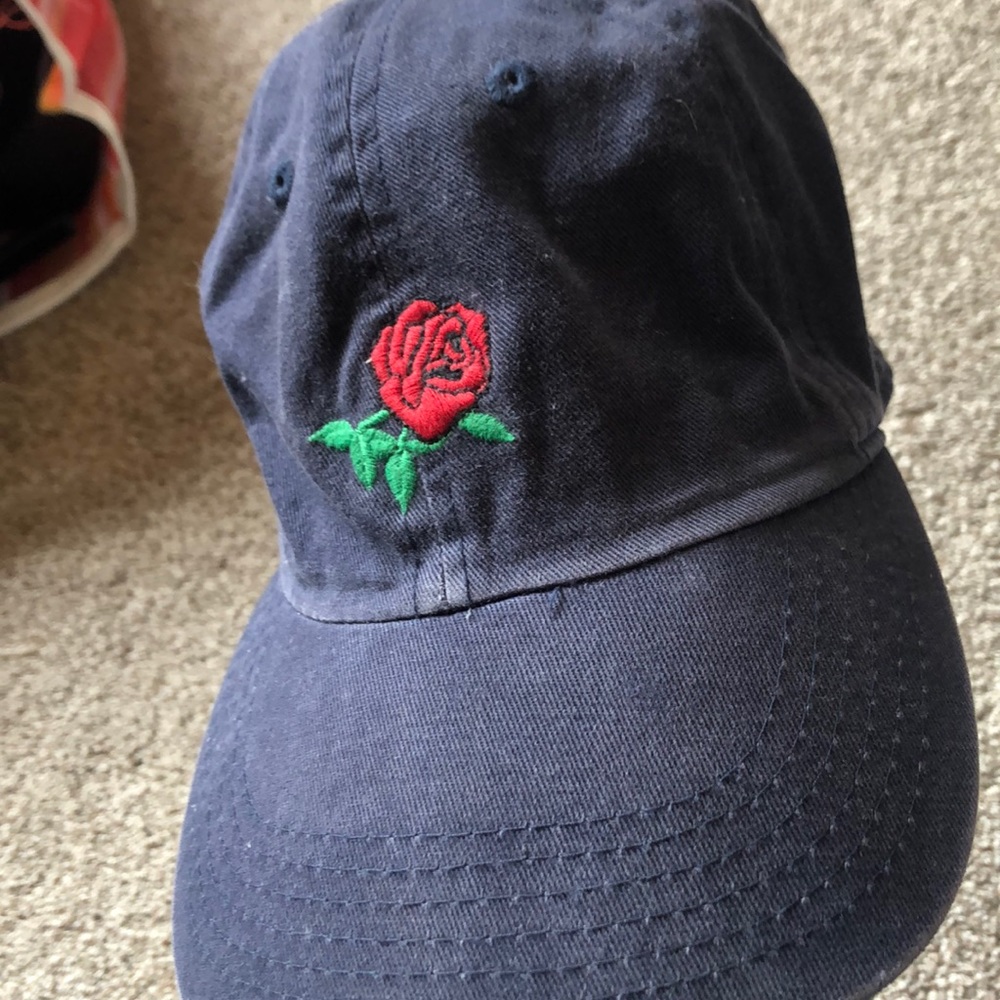 PacSun rose hat๐น - Picture 2 of 5